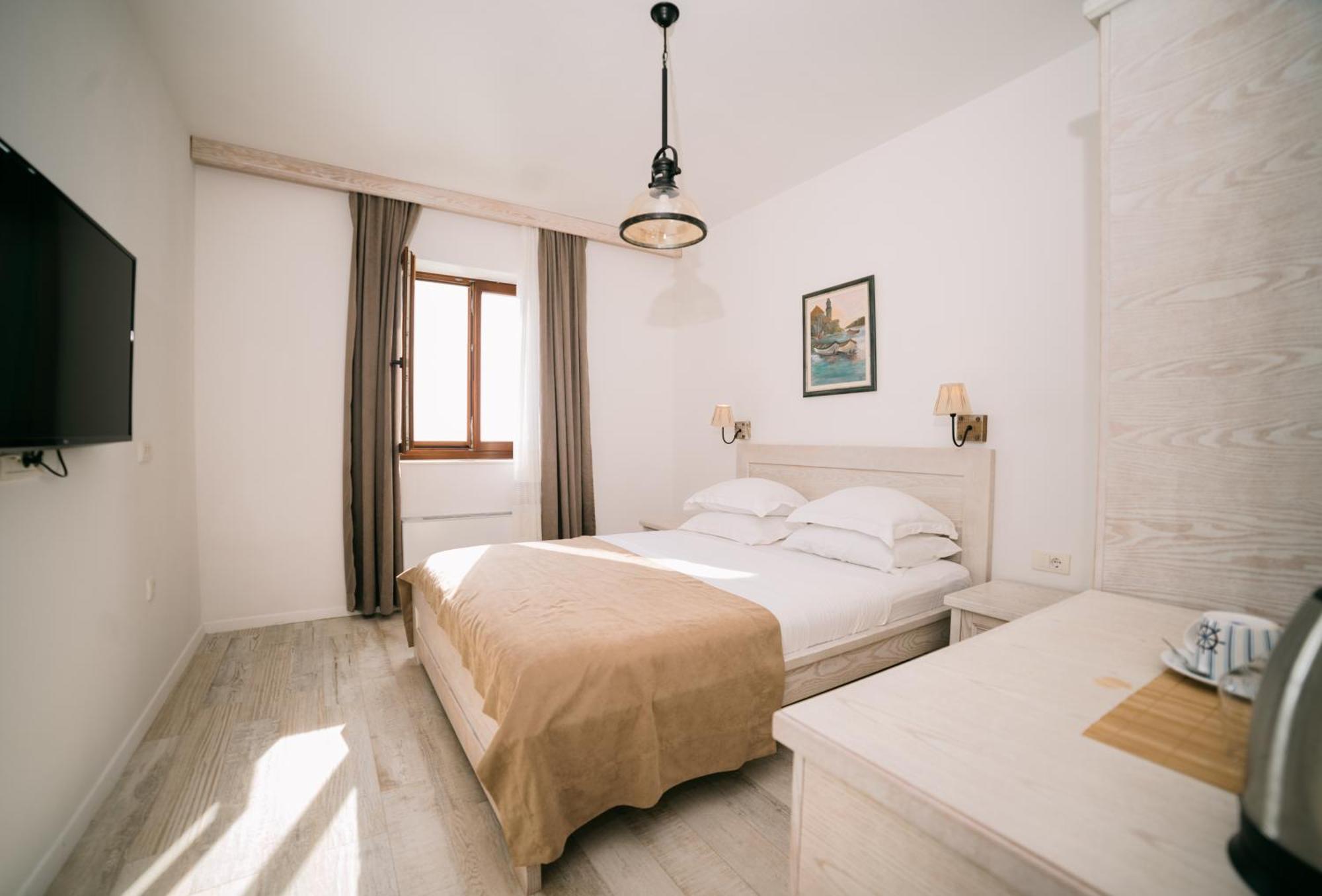 Hotel Pirate Old Town Ulcinj Kültér fotó